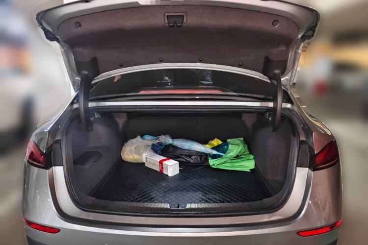 Used Roewe D7 2023 DMH 125km Excellence Edition Trunk