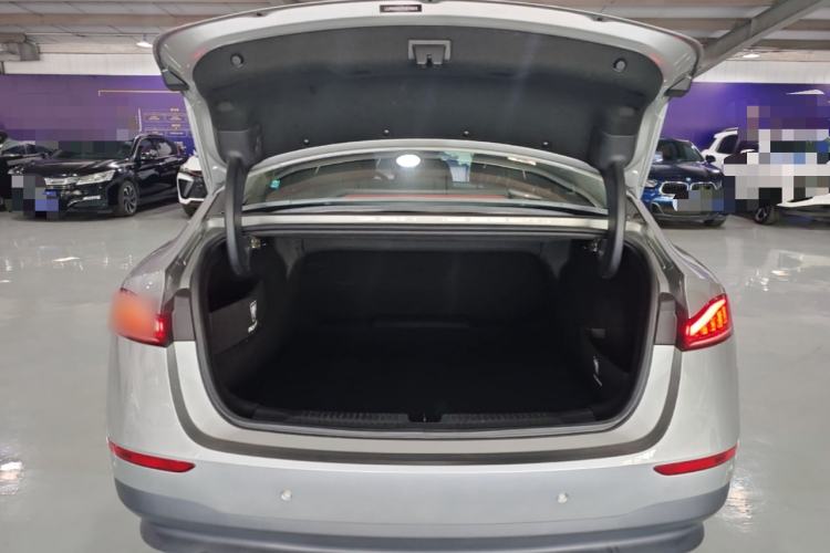 Used Roewe D7 2023 DMH 125km Superior Edition Trunk