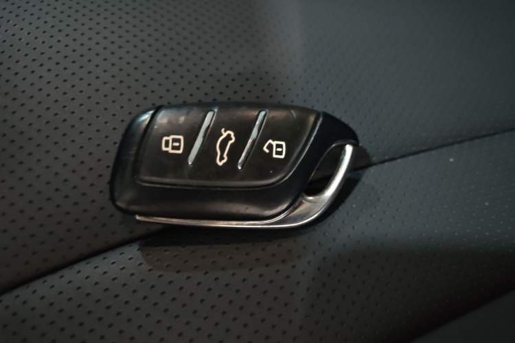 Used Roewe D7 2023 DMH 125km Superior Edition Vehicle Key