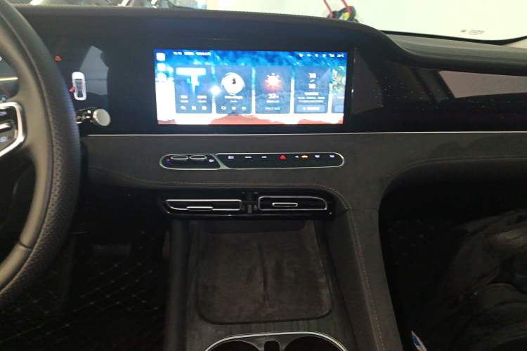 Used Roewe D7 2023 DMH 125km Excellence Edition Audio And AC Panel