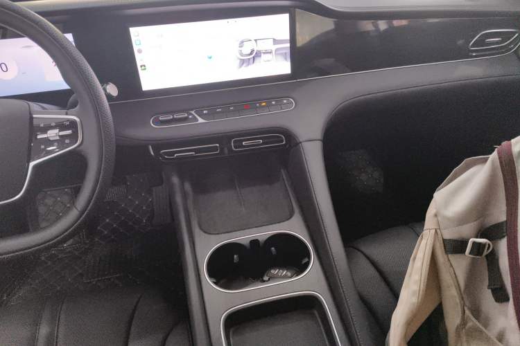 Used Roewe D7 2023 DMH 125km Superior Edition Audio And AC Panel