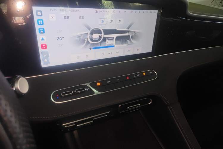 Used Roewe D7 2023 EV 510km Rear-Drive Flagship Edition Audio And AC Panel