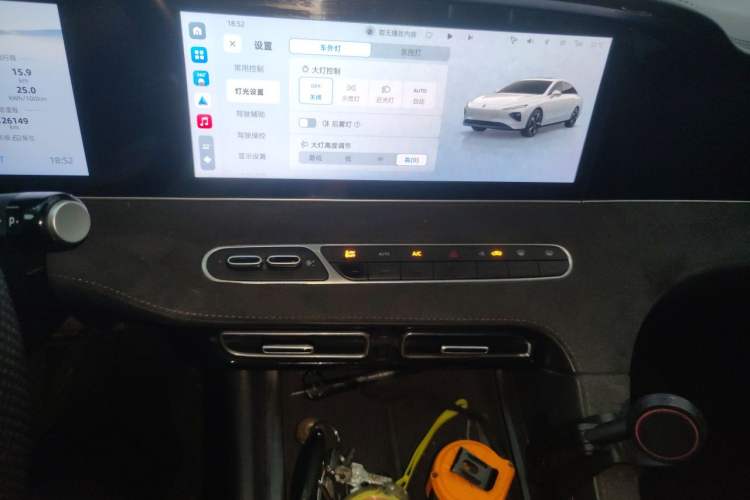 Used Roewe D7 2023 EV 510km Rear-Drive Flagship Edition Audio And AC Panel