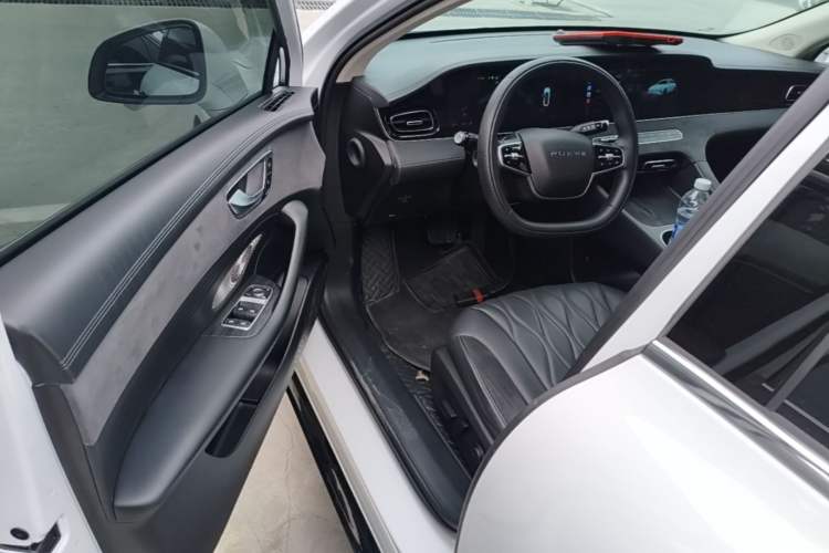 Used Roewe D7 2023 EV 610 km Range Rear-Drive Flagship Model Driver Seat