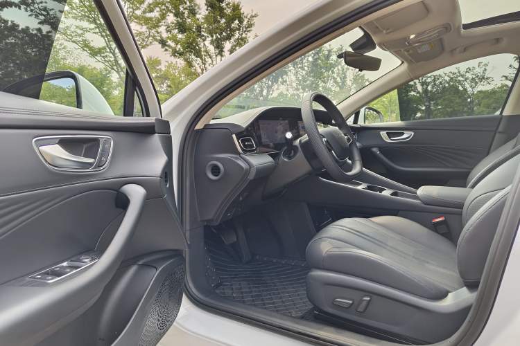 Used Roewe D7 2023 DMH 125km Superior Edition Driver Seat