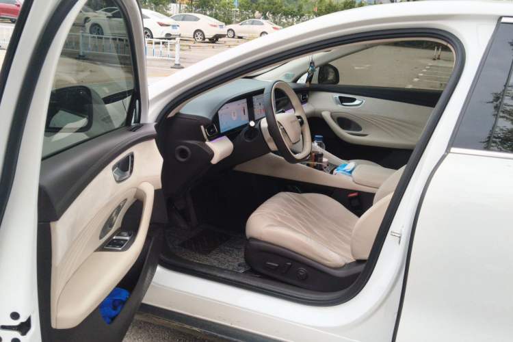Used Roewe D7 2023 DMH 125km Excellence Edition Driver Seat
