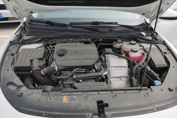 Used Roewe D7 2023 DMH 125km Superior Edition Engine Bay