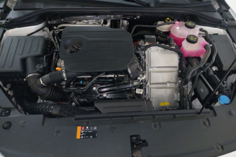Used Roewe D7 2023 DMH 125km Excellence Edition Engine Bay