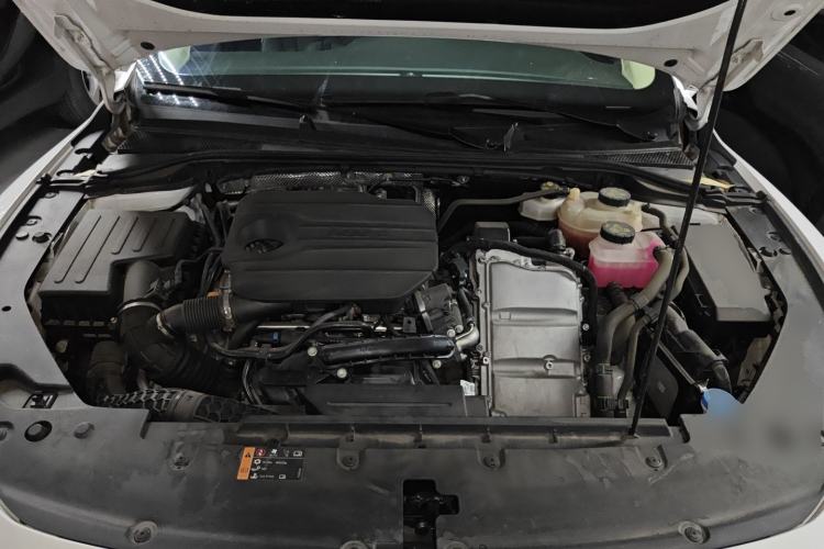 Used Roewe D7 2023 DMH 125km Superior Edition Engine Bay