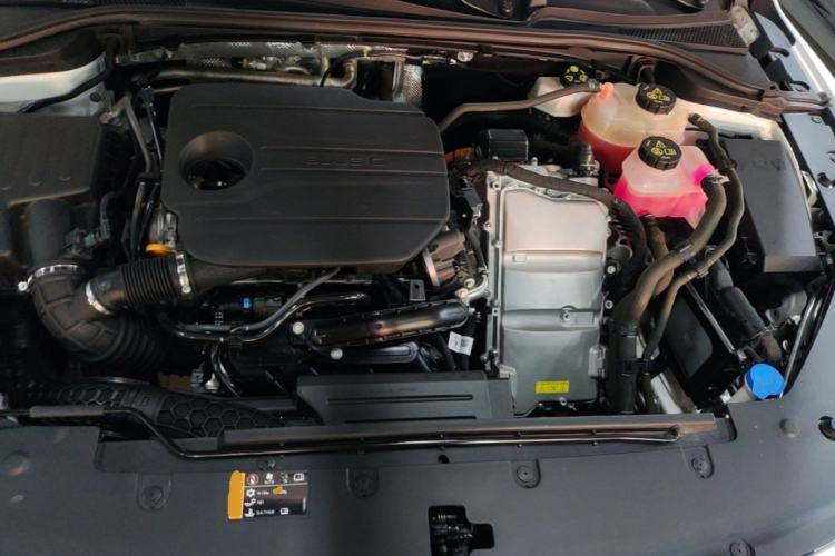 Used Roewe D7 2023 DMH 125km Excellence Edition Engine Bay