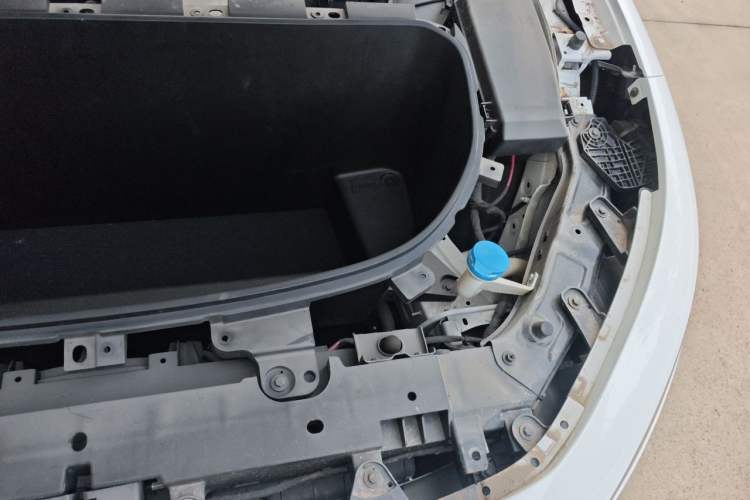 Used Roewe D7 2023 EV 510km Rear-Drive Flagship Edition Engine Bay Left