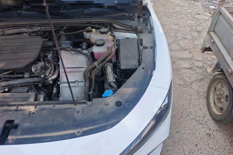 Used Roewe D7 2023 DMH 125km Superior Edition Engine Bay Left