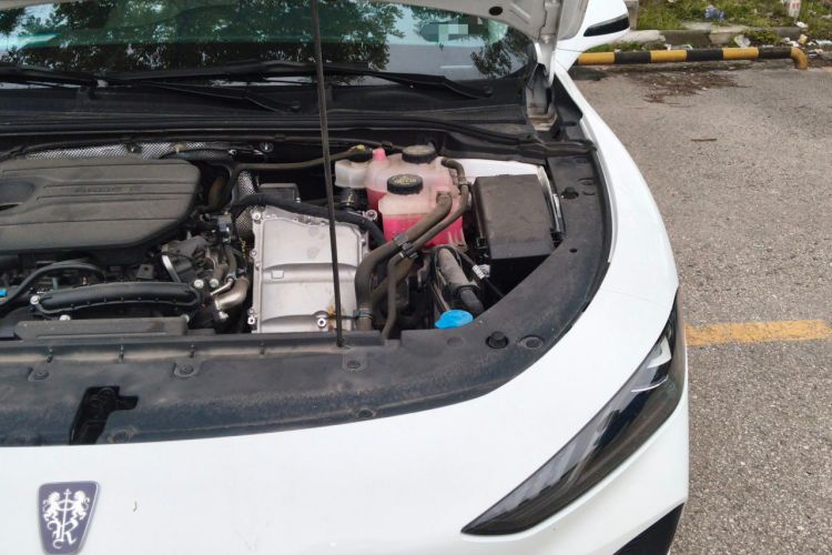 Used Roewe D7 2023 DMH 125km Excellence Edition Engine Bay Left