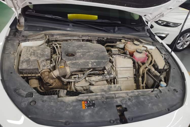 Used Roewe D7 2023 DMH 125km Superior Edition Engine Bay