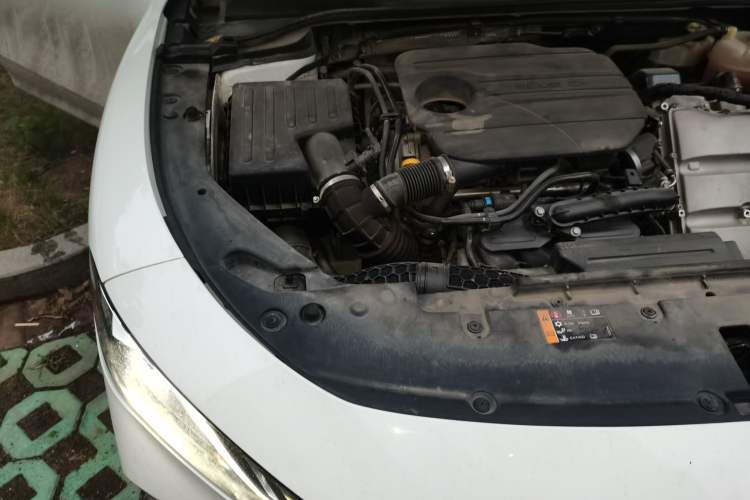 Used Roewe D7 2023 DMH 125km Superior Edition Engine Bay Right