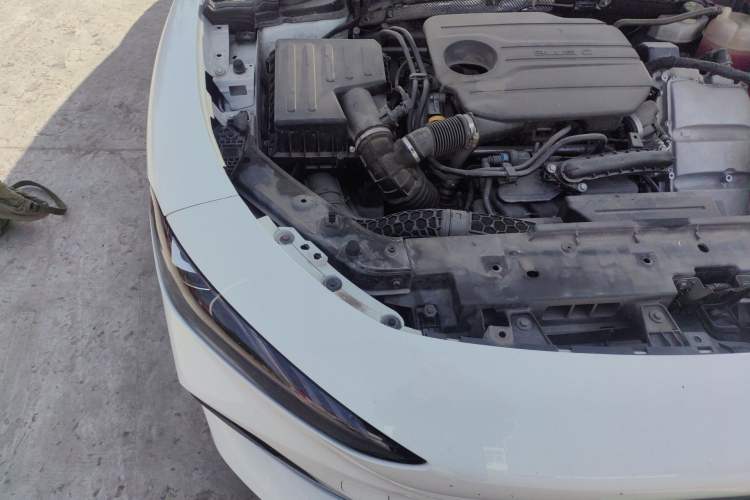 Used Roewe D7 2023 DMH 125km Superior Edition Engine Bay Right