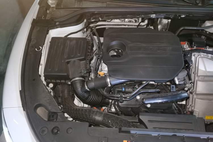 Used Roewe D7 2023 DMH 125km Excellence Edition Engine Bay Right
