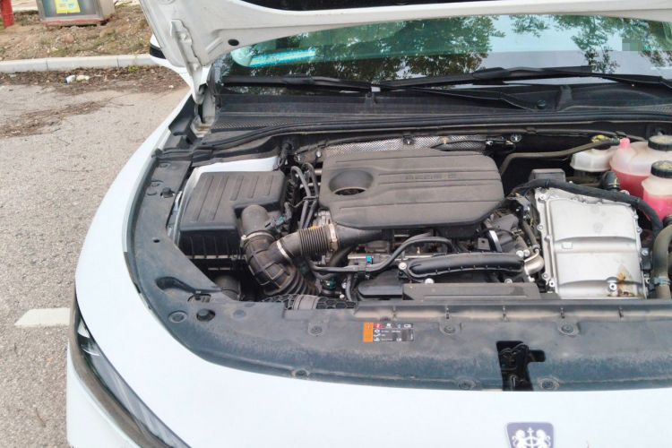 Used Roewe D7 2023 DMH 125km Excellence Edition Engine Bay Right