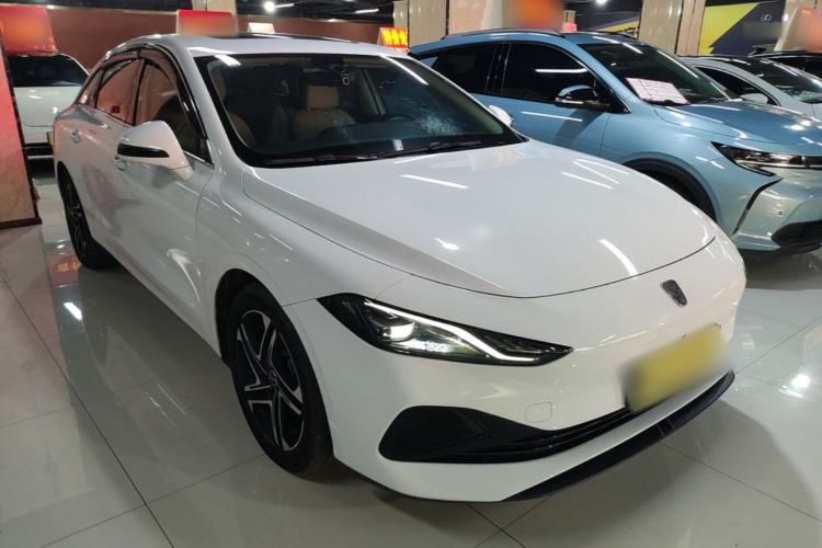 Used Roewe D7 2023 DMH 125km Excellence Edition Front Right 45 Deg