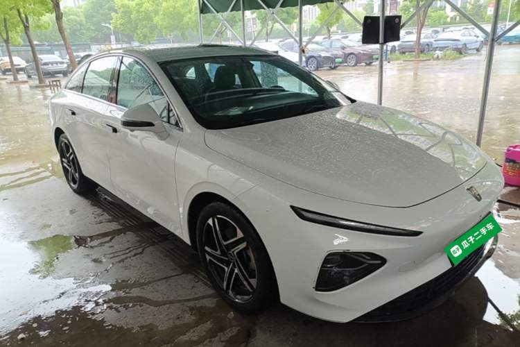 Used Roewe D7 2023 EV 510km Rear-Drive Flagship Edition Front Right 45 Deg
