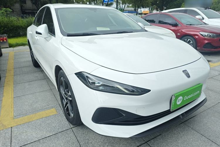 Used Roewe D7 2023 DMH 125km Superior Edition Front Right 45 Deg