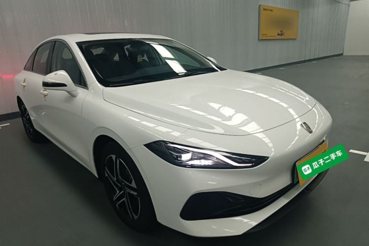 Used Roewe D7 2023 DMH 125km Superior Edition Front Right 45 Deg