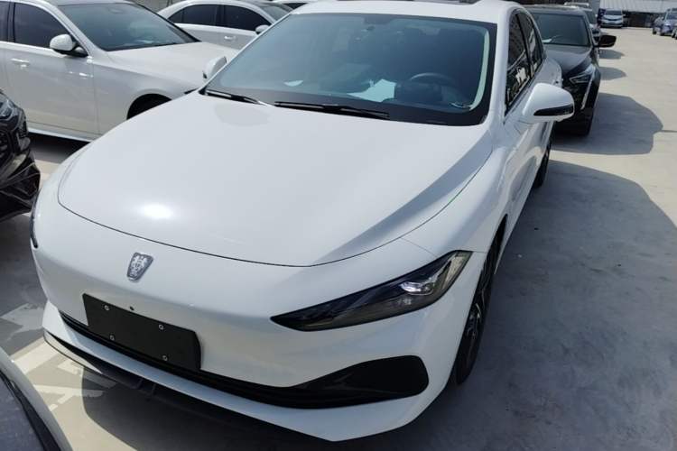 Used Roewe D7 2023 DMH 125km Excellence Edition Front