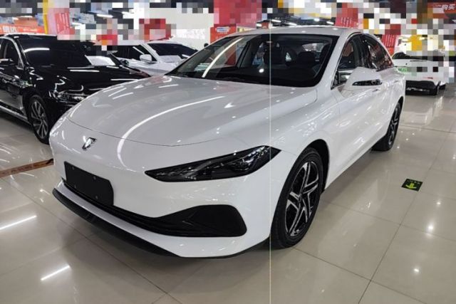 Used Roewe D7 2023 DMH 125km Superior Edition