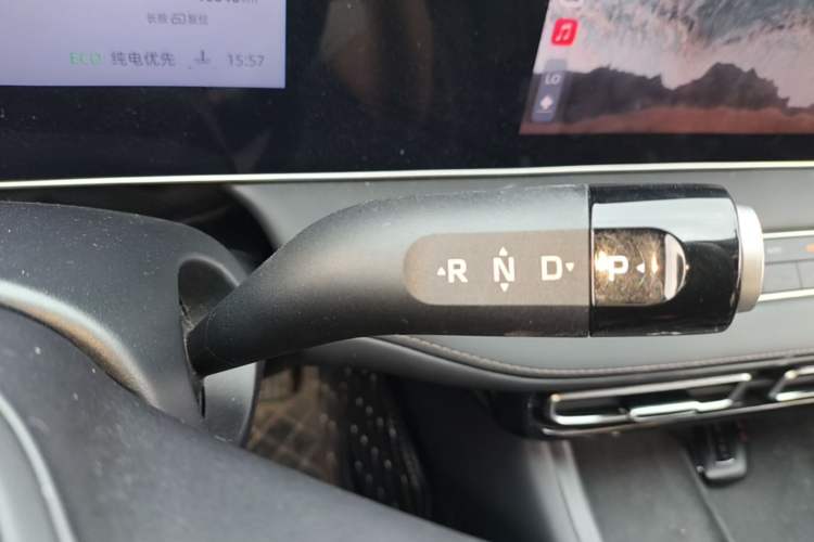 Used Roewe D7 2023 DMH 125km Superior Edition Gear Lever