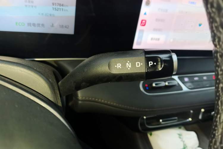 Used Roewe D7 2023 DMH 125km Superior Edition Gear Lever