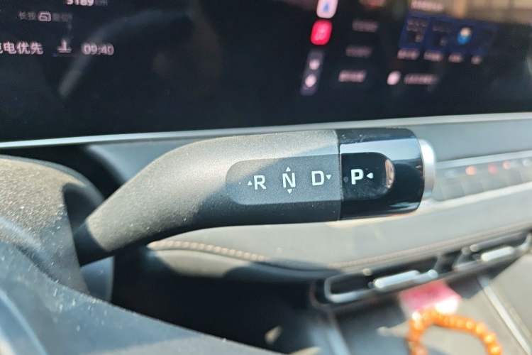 Used Roewe D7 2023 DMH 125km Superior Edition Gear Lever
