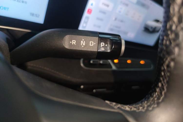Used Roewe D7 2023 EV 510km Rear-Drive Flagship Edition Gear Lever