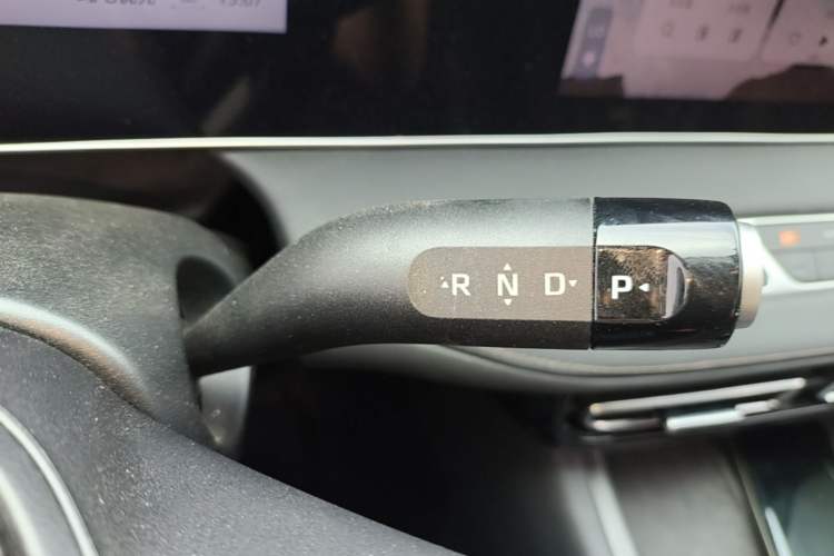Used Roewe D7 2023 DMH 125km Superior Edition Gear Lever