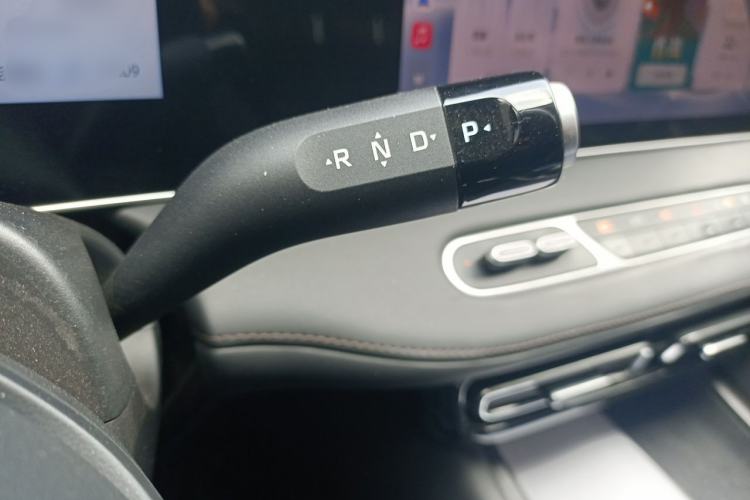 Used Roewe D7 2023 DMH 125km Superior Edition Gear Lever