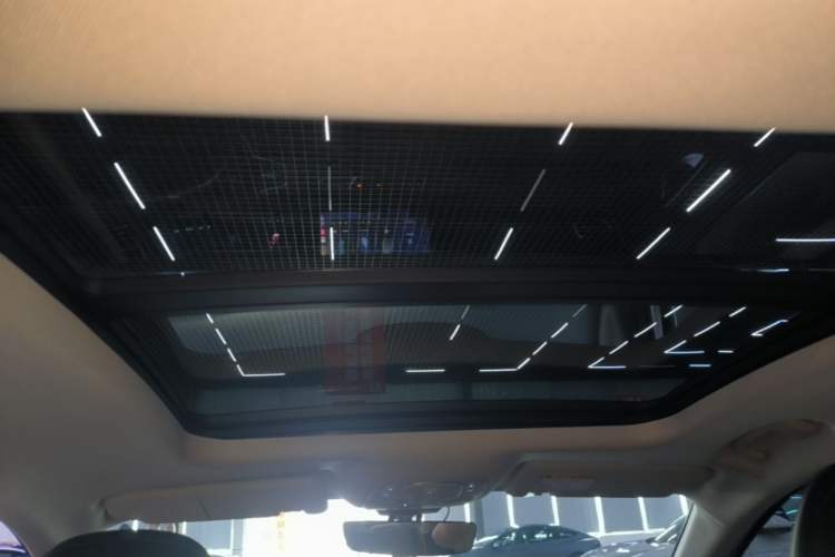 Used Roewe D7 2023 DMH 125km Excellence Edition Headliner