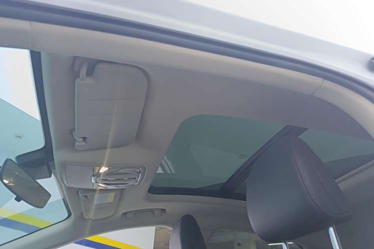 Used Roewe D7 2023 DMH 125km Excellence Edition Headliner