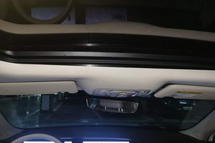 Used Roewe D7 2023 DMH 125km Excellence Edition Headliner