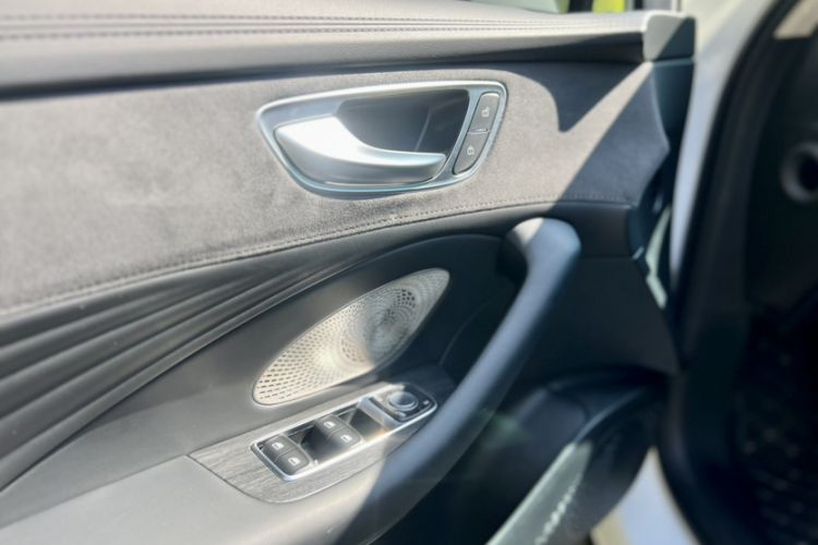 Used Roewe D7 2023 DMH 125km Excellence Edition Interior 3