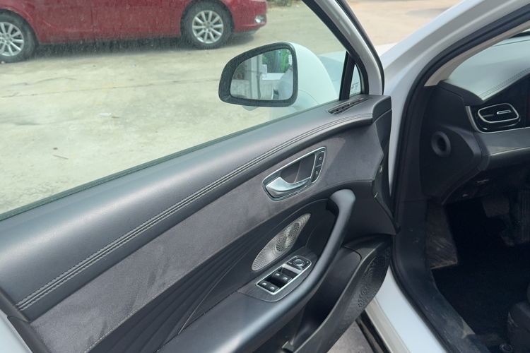 Used Roewe D7 2023 EV 510km Rear-Drive Flagship Edition Interior 3