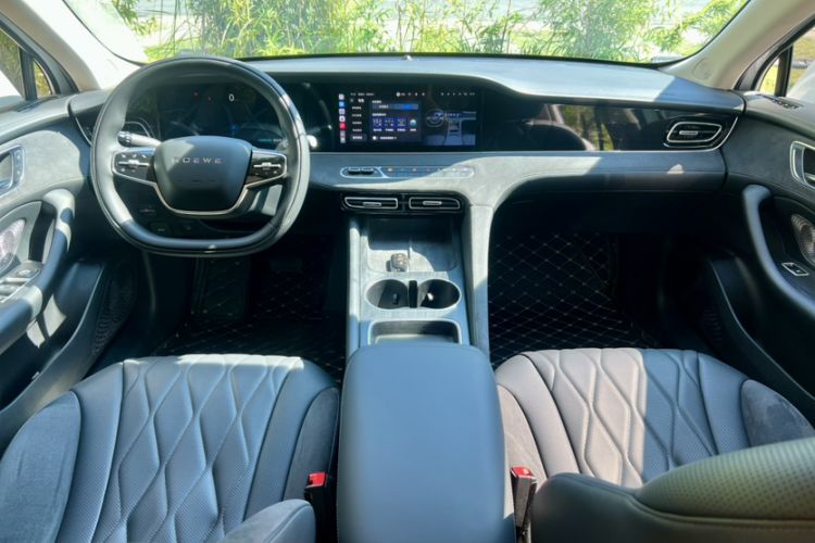 Used Roewe D7 2023 DMH 125km Excellence Edition Interior 5