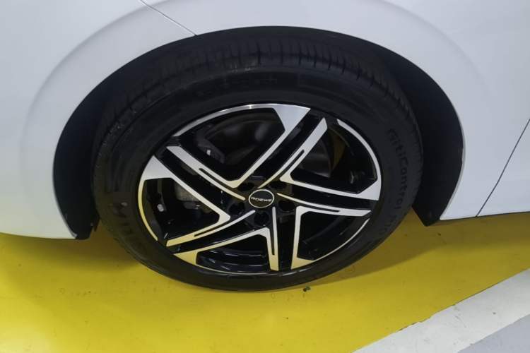 Used Roewe D7 2023 EV 510km Rear-Drive Excellence Edition Left Front Wheel Hub