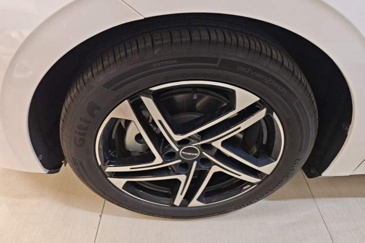 Used Roewe D7 2023 EV 510km Rear-Drive Flagship Edition Left Front Wheel Hub