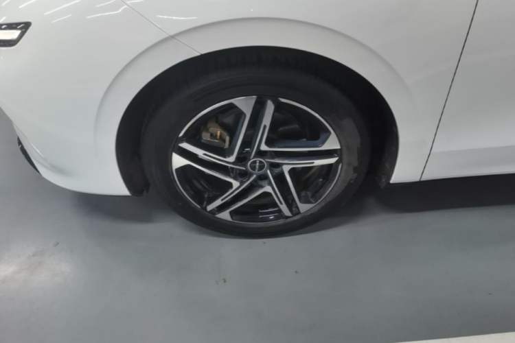 Used Roewe D7 2023 EV 510km Rear-Drive Flagship Edition Left Front Wheel Hub