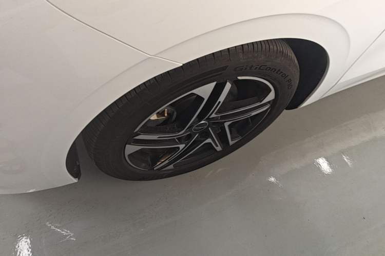 Used Roewe D7 2023 EV 510km Rear-Drive Excellence Edition Left Front Wheel Hub
