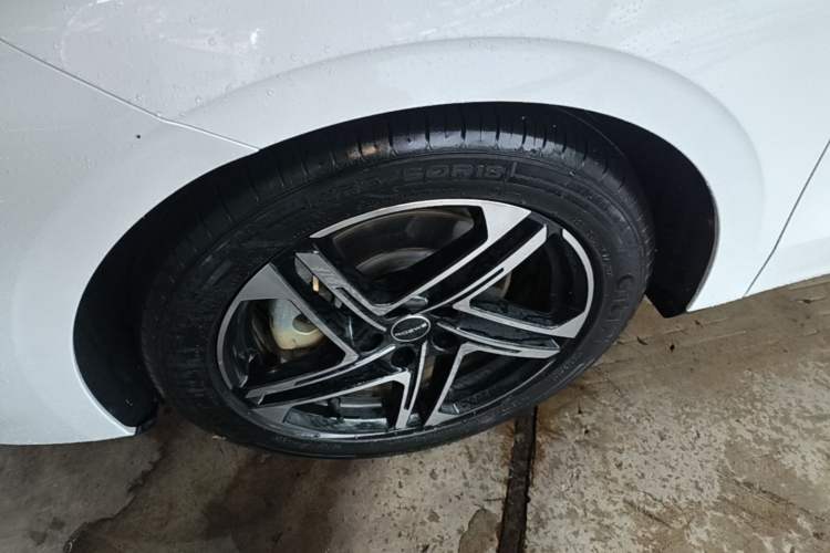 Used Roewe D7 2023 EV 510km Rear-Drive Flagship Edition Left Front Wheel Hub