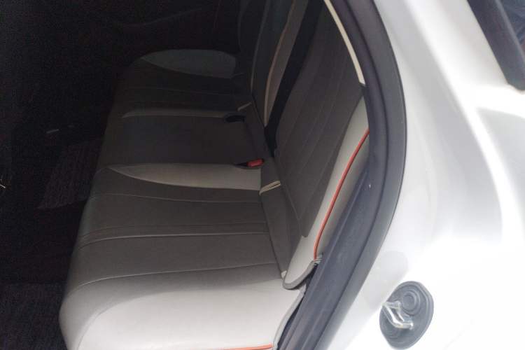 Used Roewe D7 2023 DMH 125km Excellence Edition Left Rear Seat