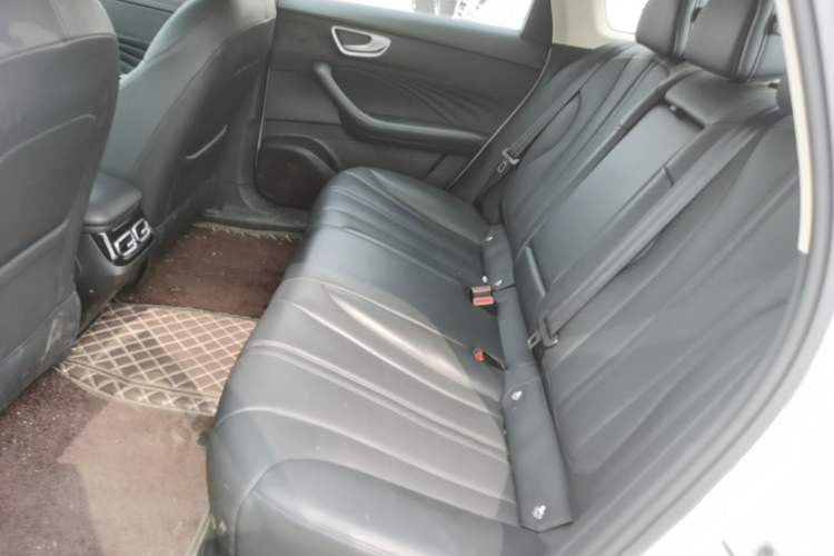 Used Roewe D7 2023 DMH 125km Superior Edition Left Rear Seat