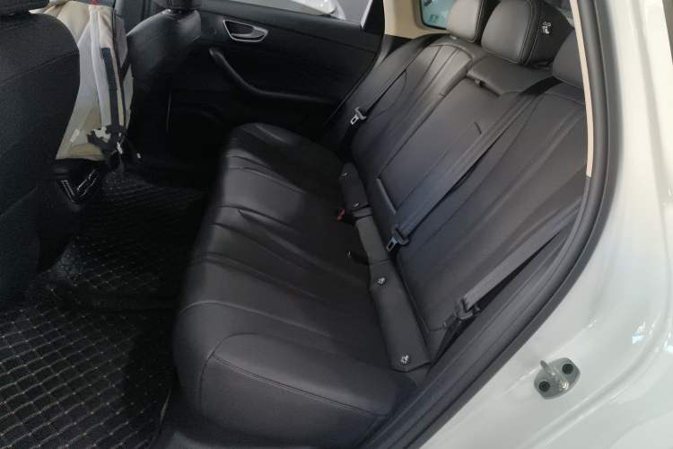 Used Roewe D7 2023 DMH 125km Superior Edition Left Rear Seat