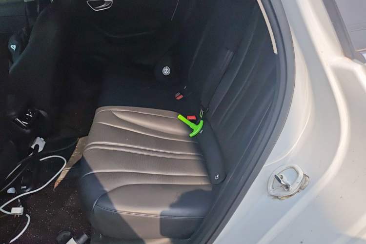 Used Roewe D7 2023 DMH 125km Superior Edition Left Rear Seat
