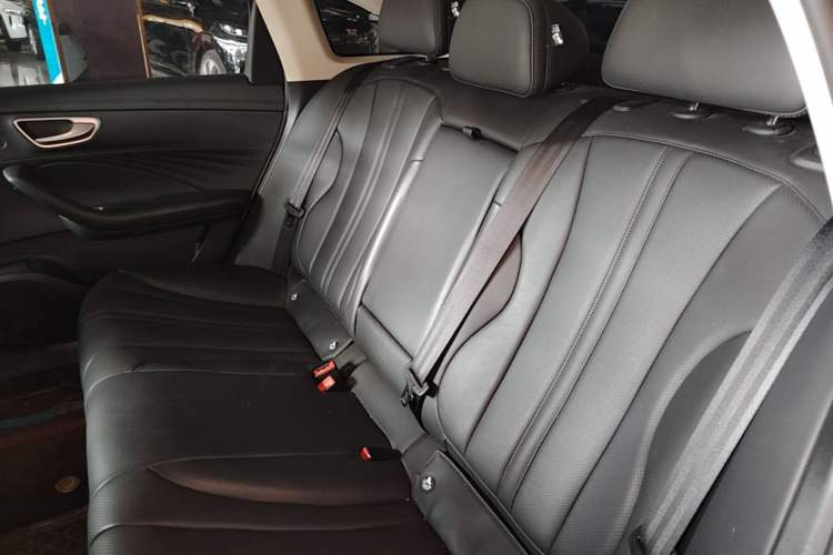Used Roewe D7 2023 DMH 125km Superior Edition Left Rear Seat